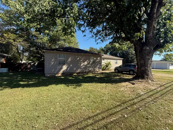 1205 S Erie Ave, Russellville, AR 72801
