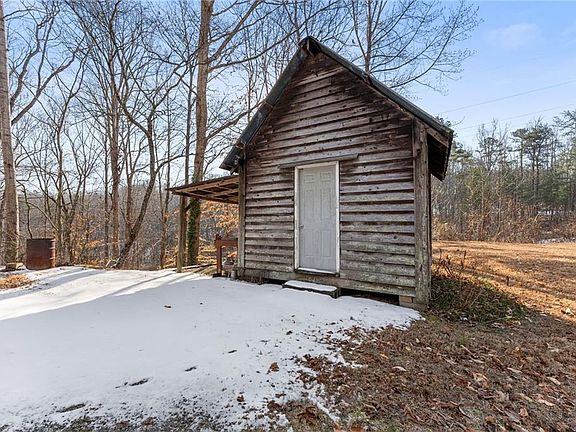 3rd image of 347 Norma Rd