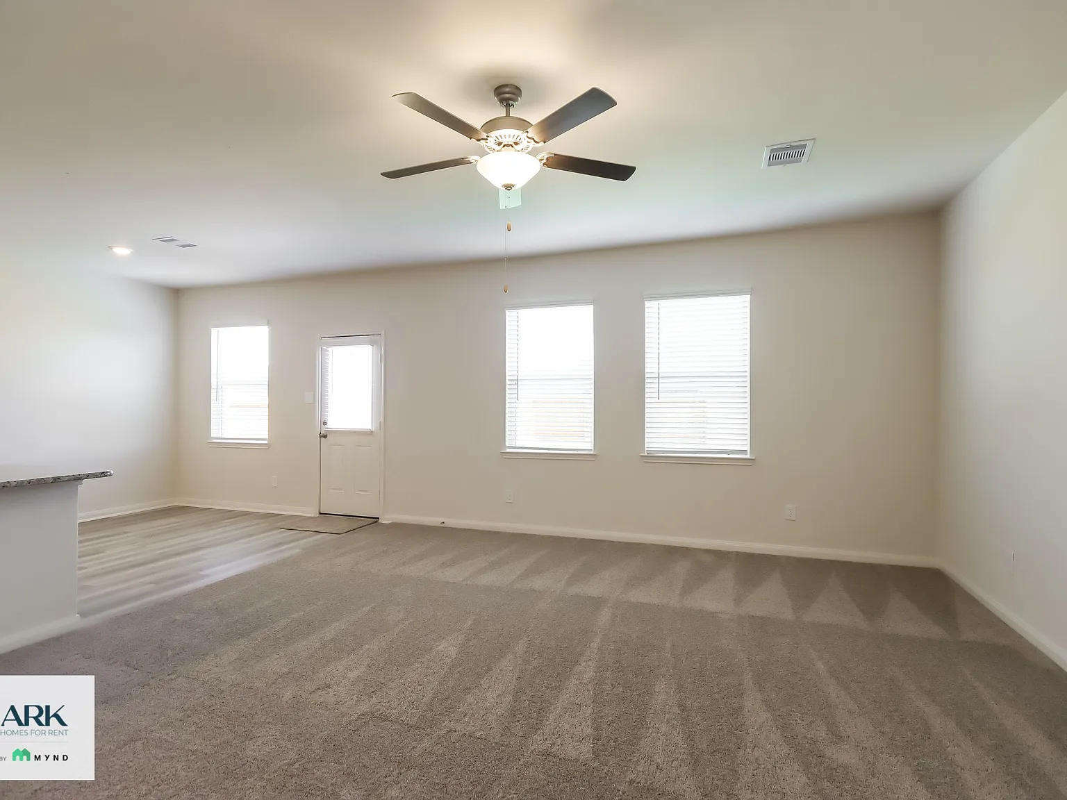 3 bed, 2.5 bath, 1882 sqft, $2,290 — Photo 2