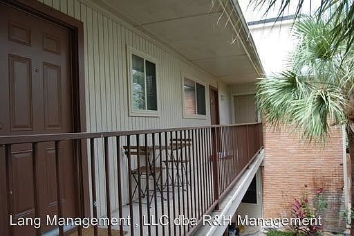 3rd image of 2201 Driscoll St APT 04