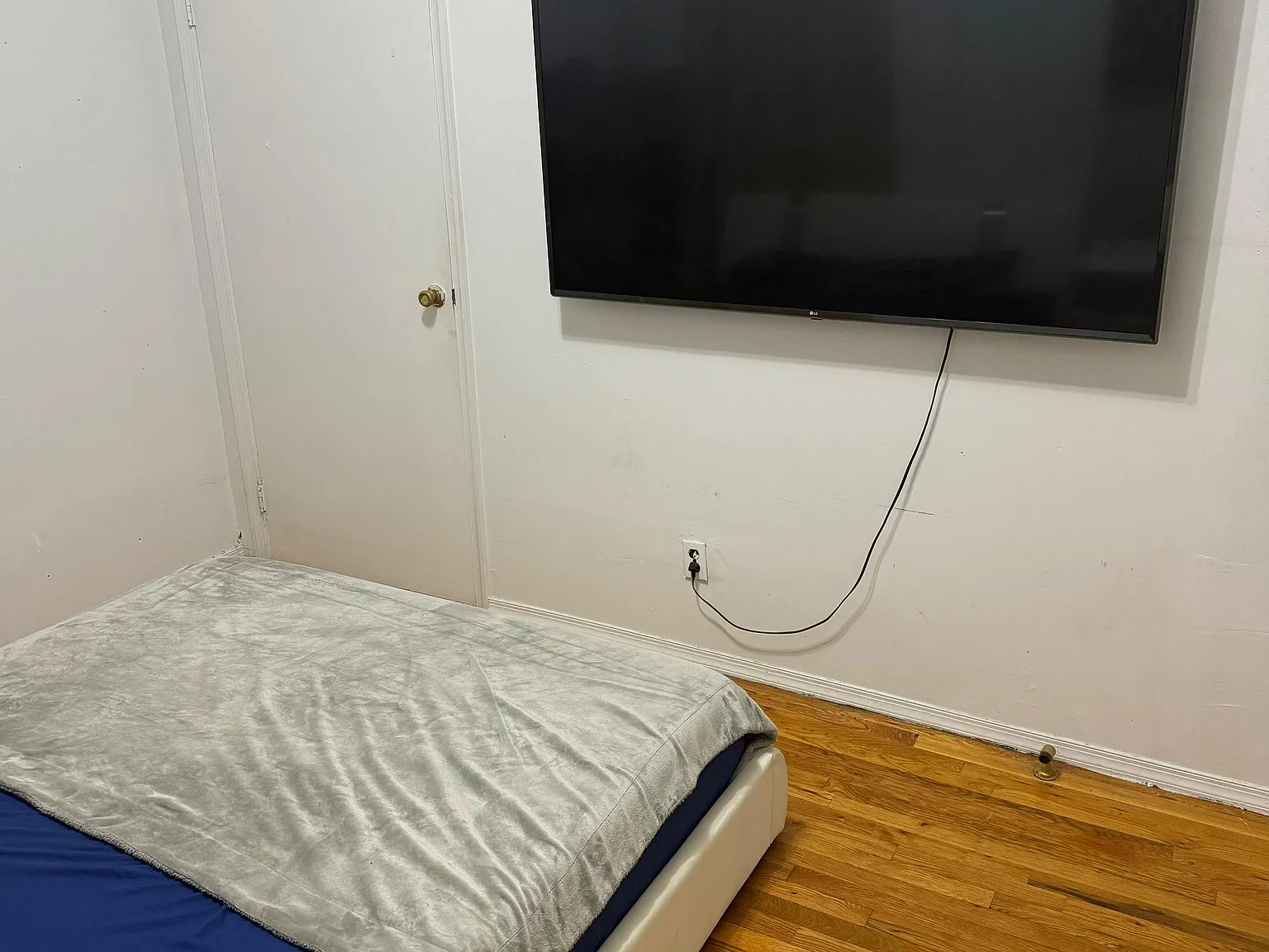 2 bed, $1,200 — Photo 2