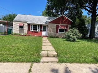 61 Walnut St, Edison, NJ 08817