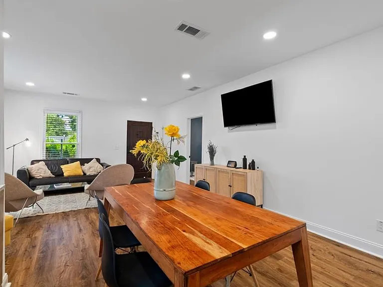 2352 Herring Rd SW — Photo 10
