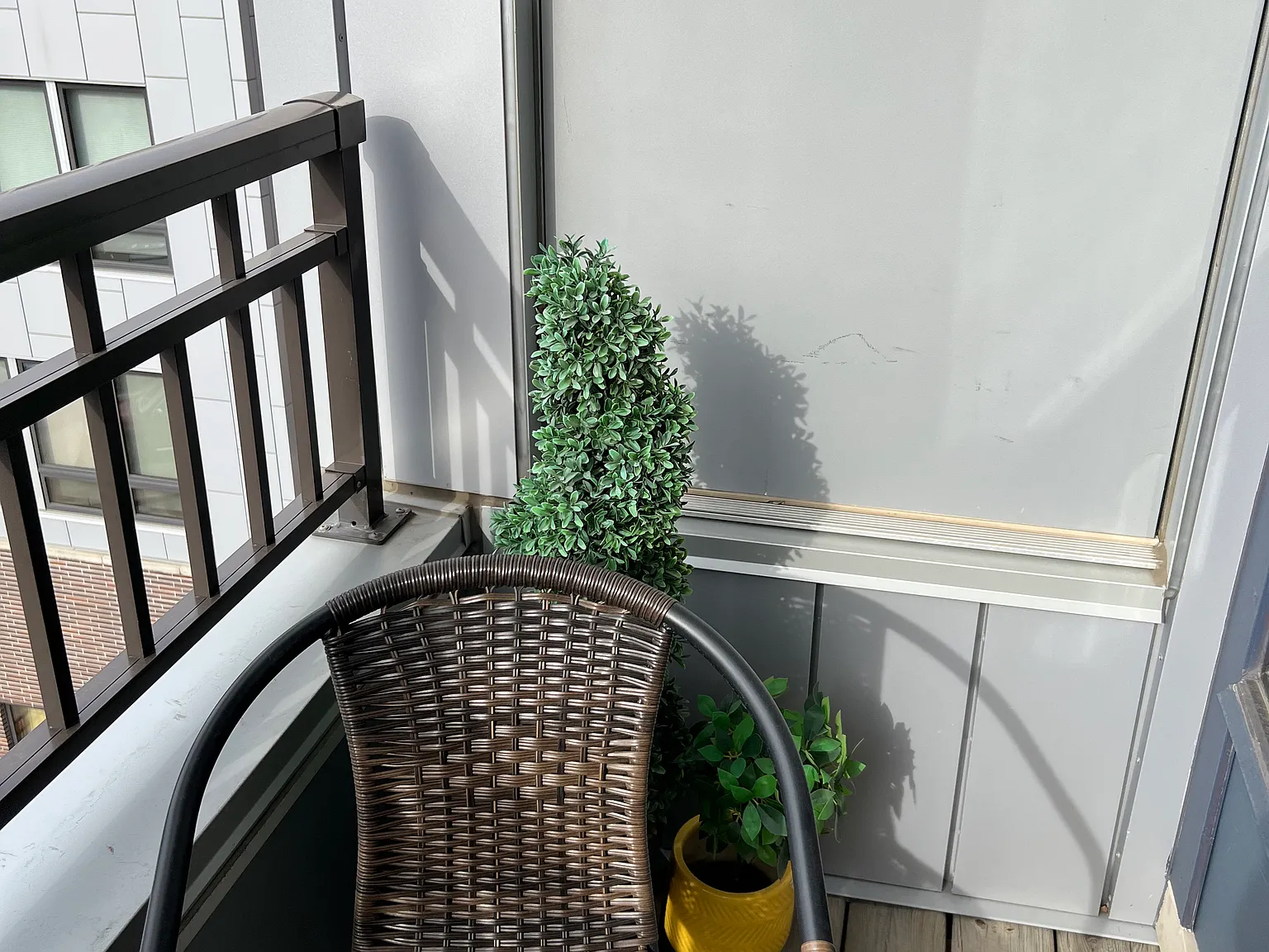 1 bed, 956 sqft, $1,900 — Photo 2