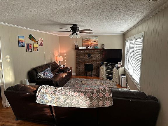 4th image of 948 W Main St