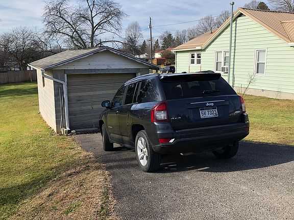 2nd image of 700 Roberts Ave