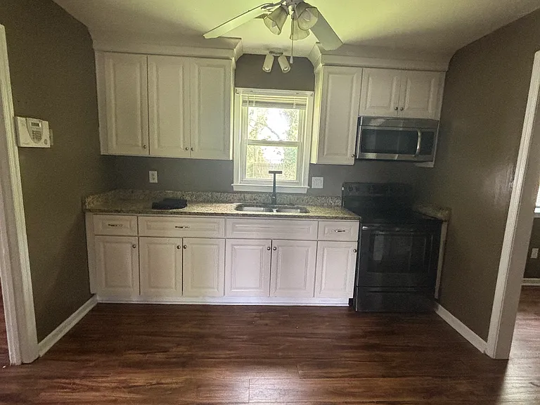 202 Nina Ct — Photo 6