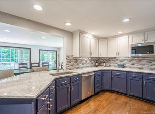 35 Moravia Rd, Avon, CT 06001