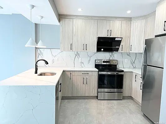 4th image of 163 Macdougal St #3A