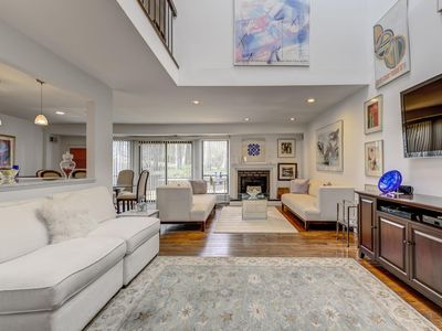 34 Hampton Court, Woodbury, NY, 11797