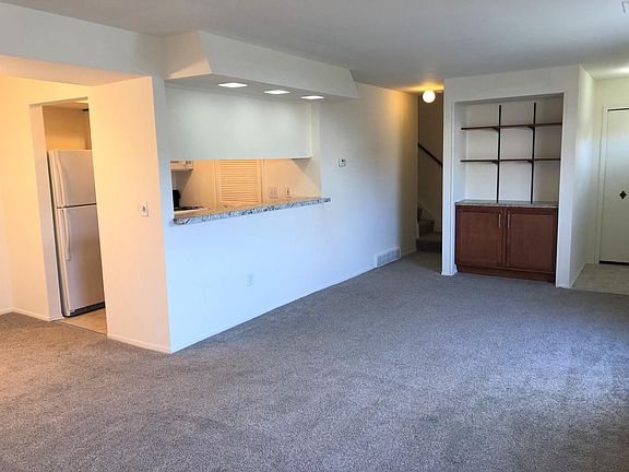 3rd image of 6974 Harvard Ln #123