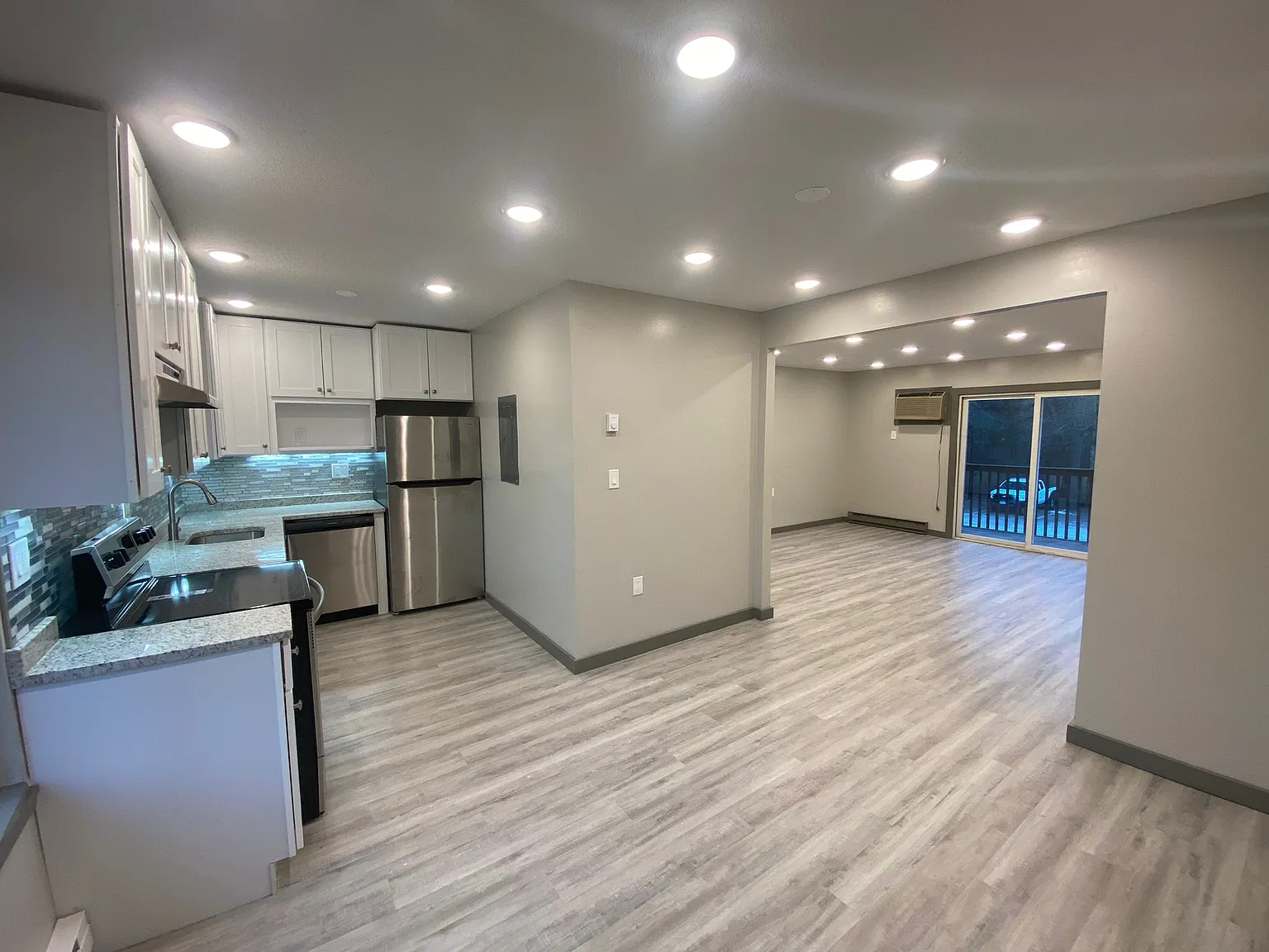 2 bed, 950 sqft, $1,700 — Photo 1