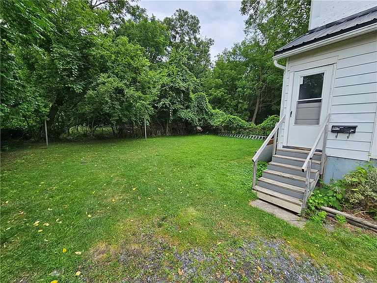19 Perrine St — Photo 2