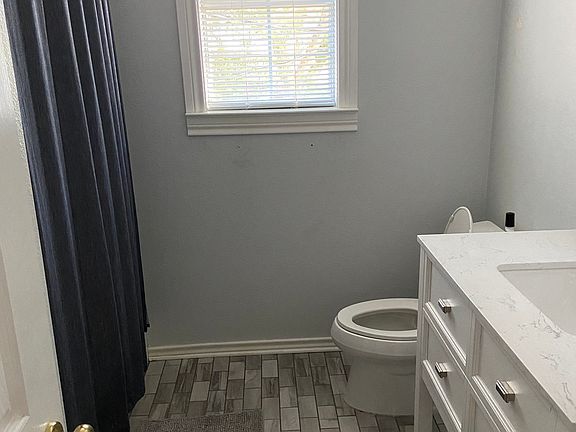 5th image of 4109 Sinclair Ave #B
