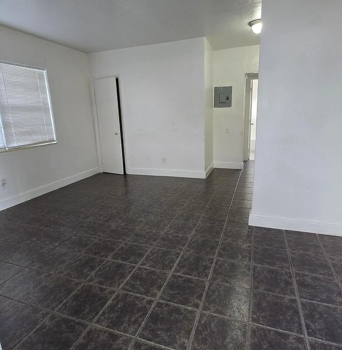 1 bed, 1.0 bath, 500 sqft, $1,400 — Photo 2