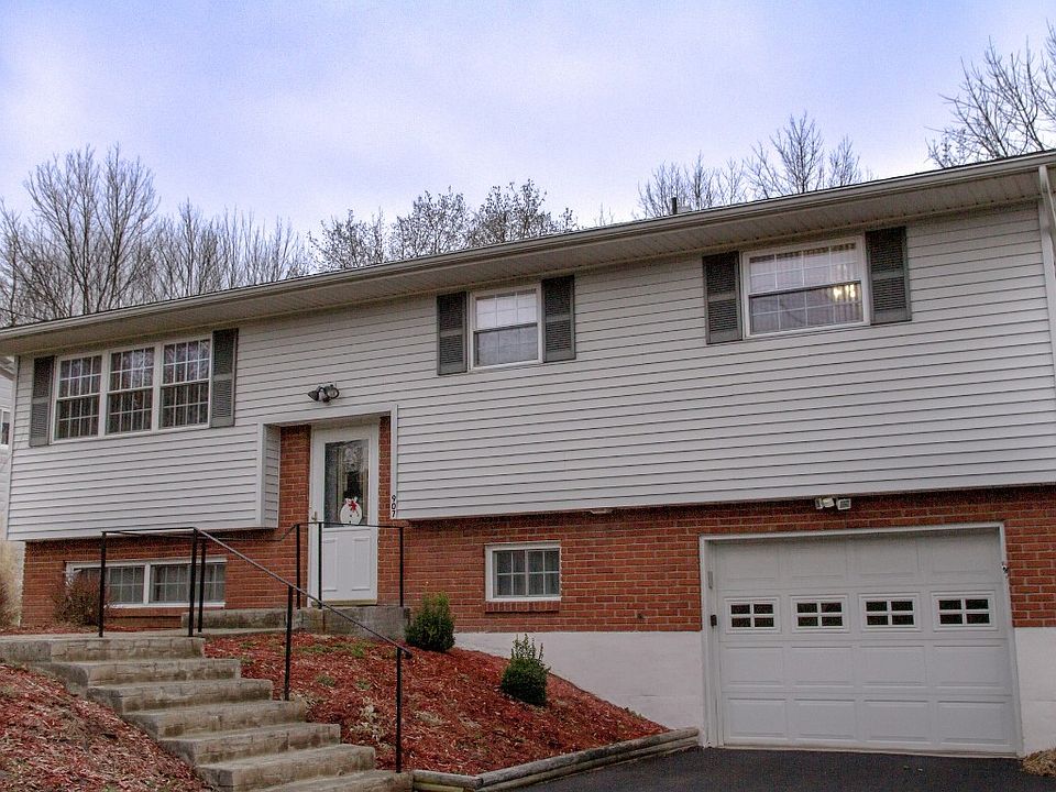1st image of 907 Cheryl Dr