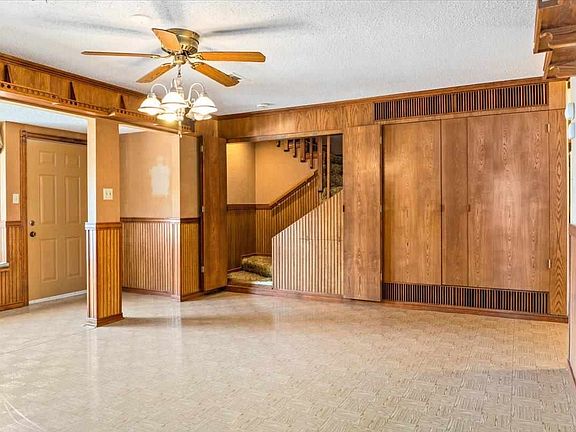 5th image of 301 NW 62nd St