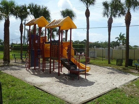3rd image of 5080 Palm Hill Dr APT 180