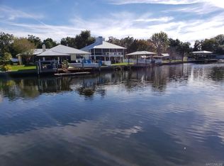 5521 S Island Dr, Homosassa, FL 34448