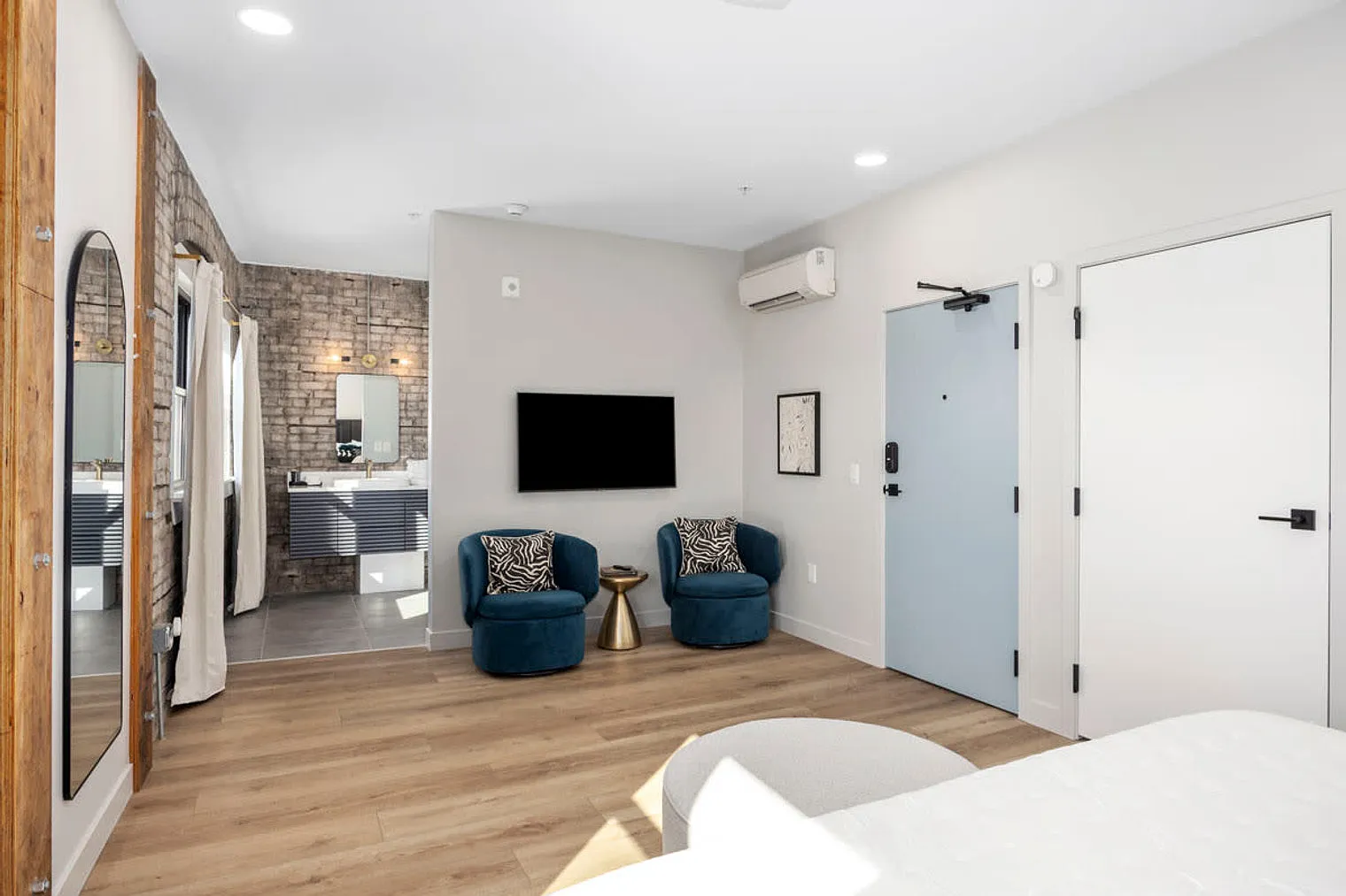 Studio, 1.0 bath, 290 sqft, $3,403 — Photo 1