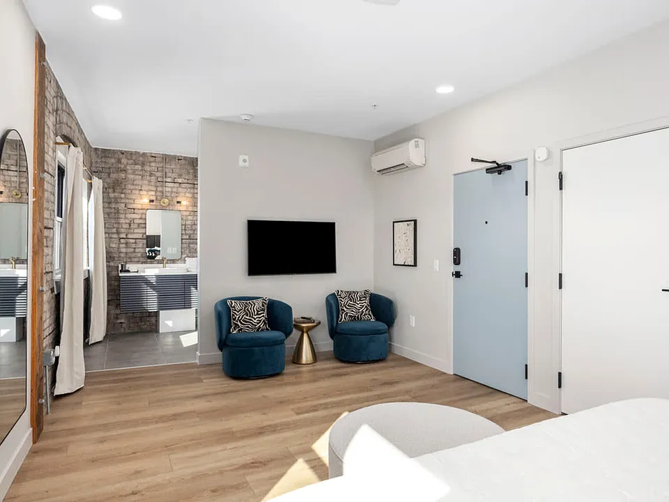 644 Bridge St NW #2-ID1539838P