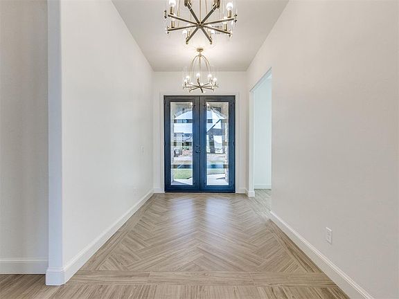 2nd image of 948 Dorsi Cir