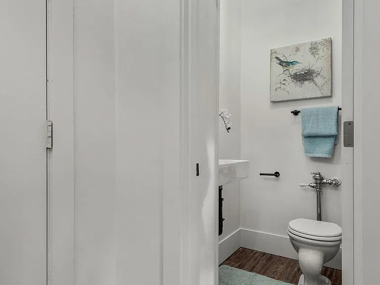 Madrona Apartments — Photo 3