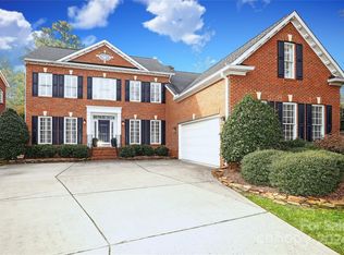 10111 Oak Pond Cir, Charlotte, NC 28277