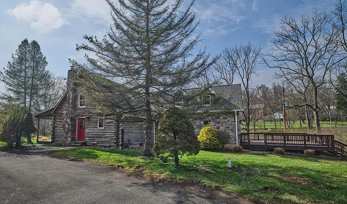 3 bed, 2291 sqft, $4,000 — Photo 2