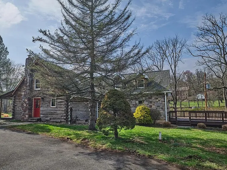 4325 Lehnenberg Rd — Photo 2