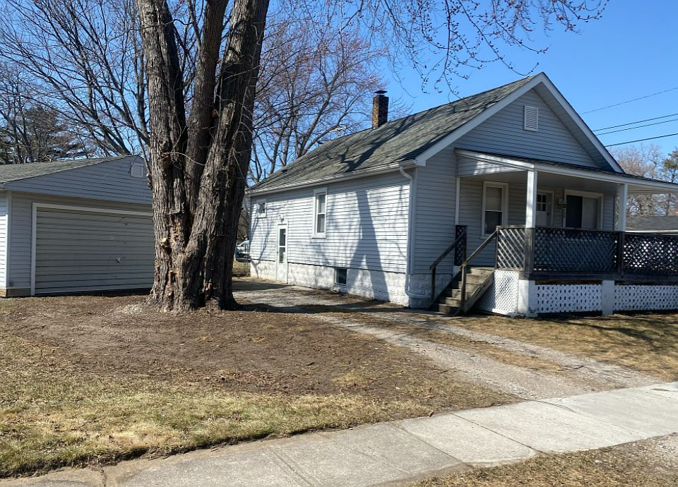 1st image of 2735 16th Ave