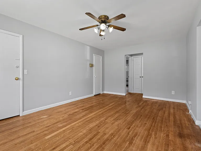 725 E Broadway #1 — Photo 3