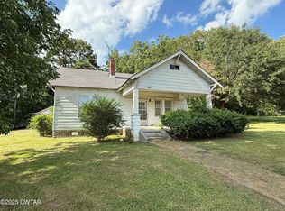 108 Hopkins Ave, Bells, TN 38006
