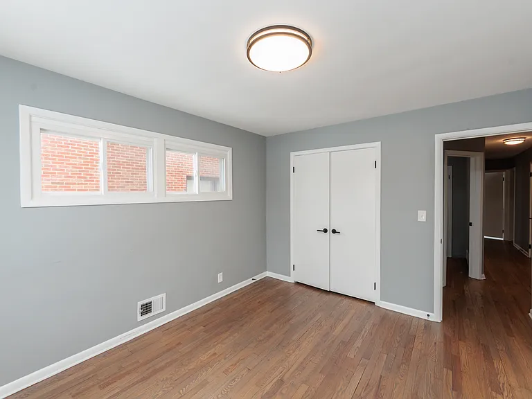 2539 Warrensville Center Rd — Photo 30