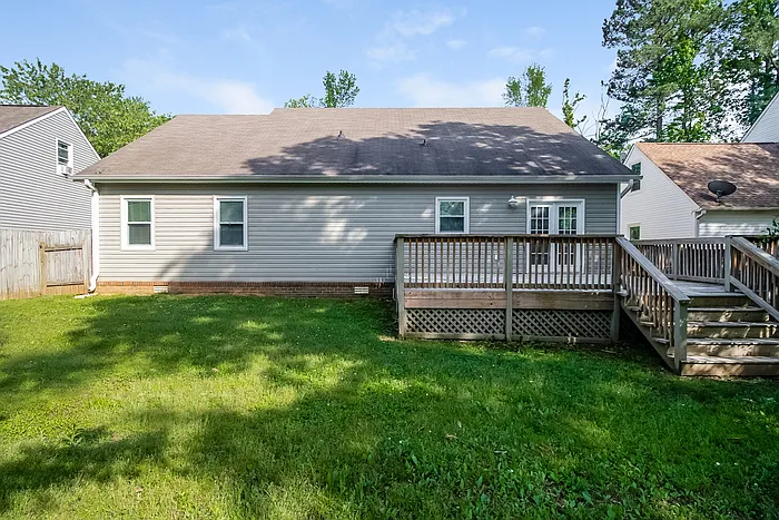 120 Suffolk Dr — Photo 8
