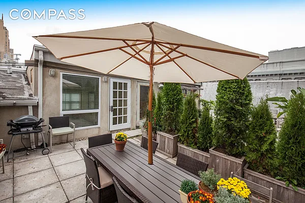 Sold by Compass | media 23