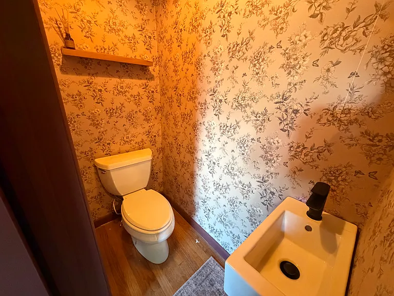 354 N Plain Rd — Photo 15