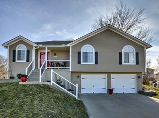 4906 NW Nantucket Dr, Blue Springs, MO 64015