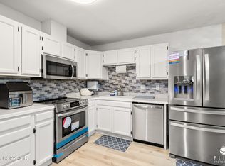 685 King Arthur Cir #D5, Anchorage, AK 99518