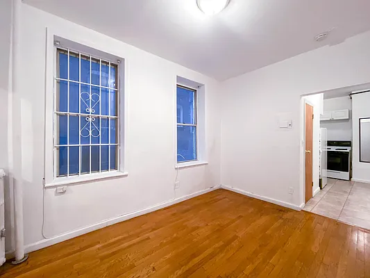 Rented by City Connections Realty | media 12