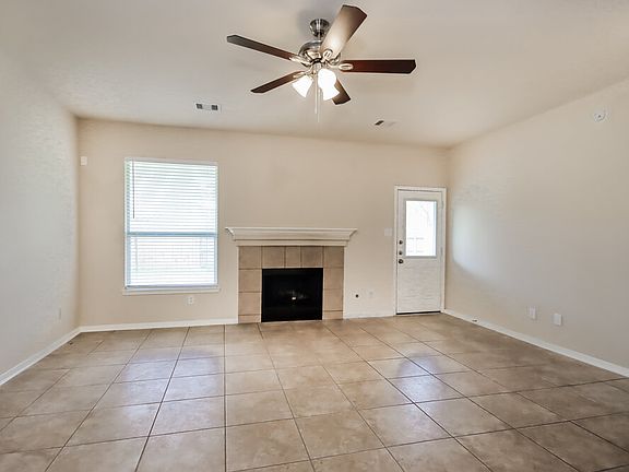 4th image of 207 Annatto Ln