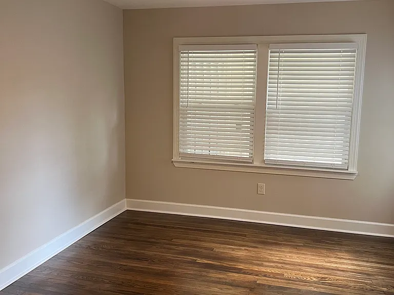 1805 S Van Buren St — Photo 13