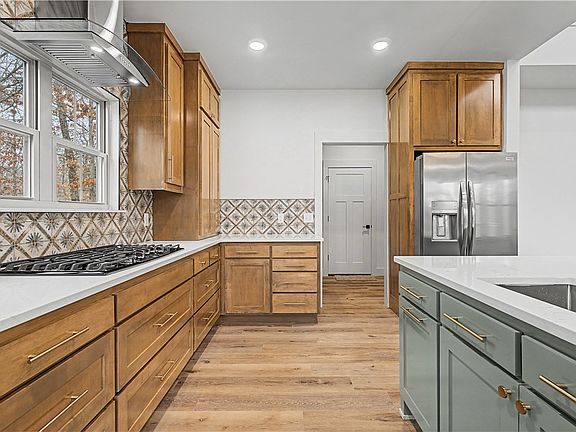 5th image of 6 Oundle Ln