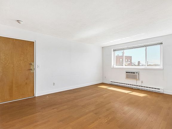 4th image of 326 Broadway APT 15