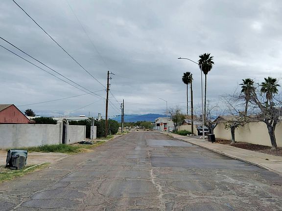 5th image of 5829 E 28th St