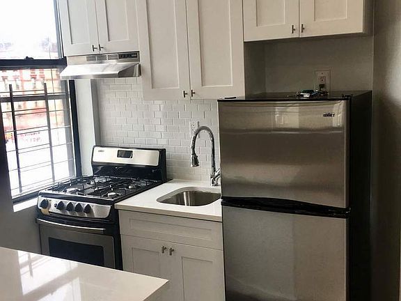 3rd image of 123 E 116th St APT 3A