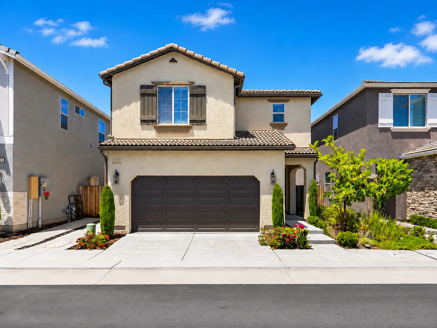 3 bed, 2.5 bath, 1627 sqft, $2,800 — Photo 1