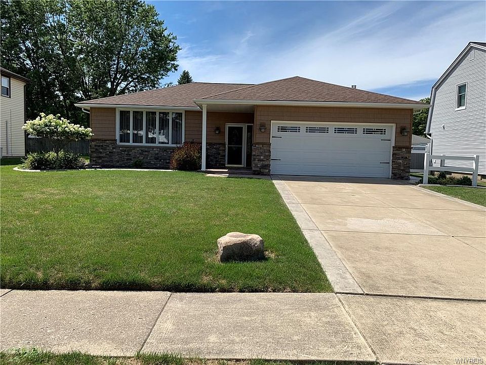 1st image of 34 Old Farm Cir