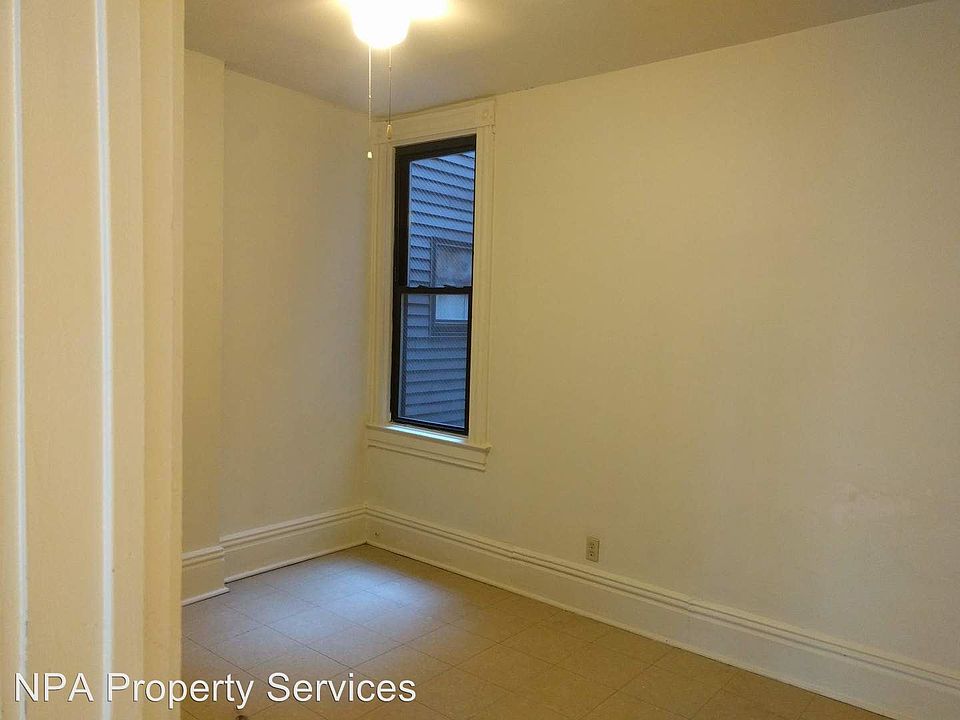 2nd image of 908 1/2 5th Ave APT 9