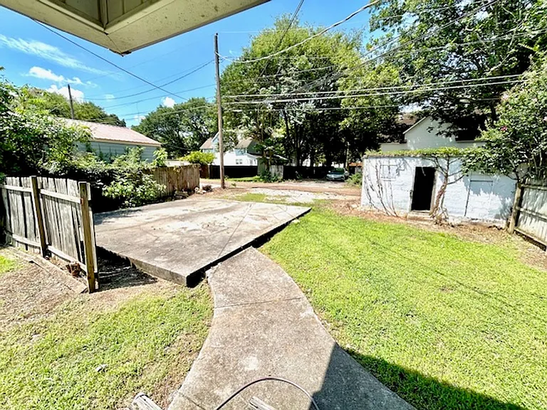 3514 Triana Blvd SW — Photo 12